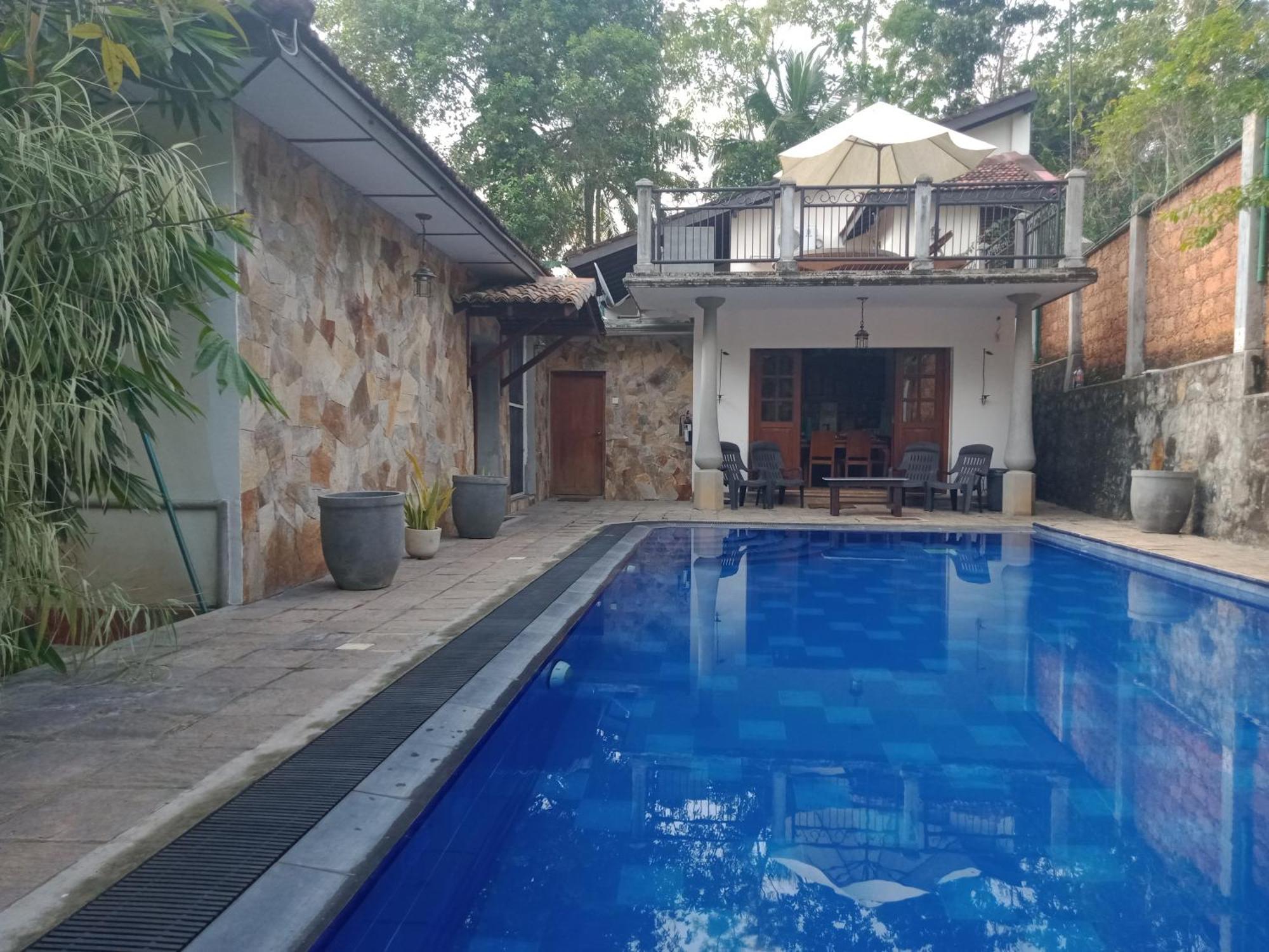 Siriniwasa Luxury Villa With Private Pool Induruwa Exterior photo