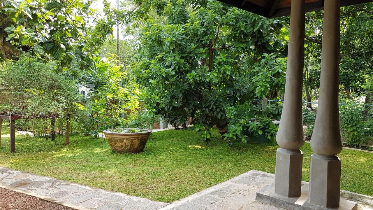 Siriniwasa Luxury Villa With Private Pool Induruwa Exterior photo