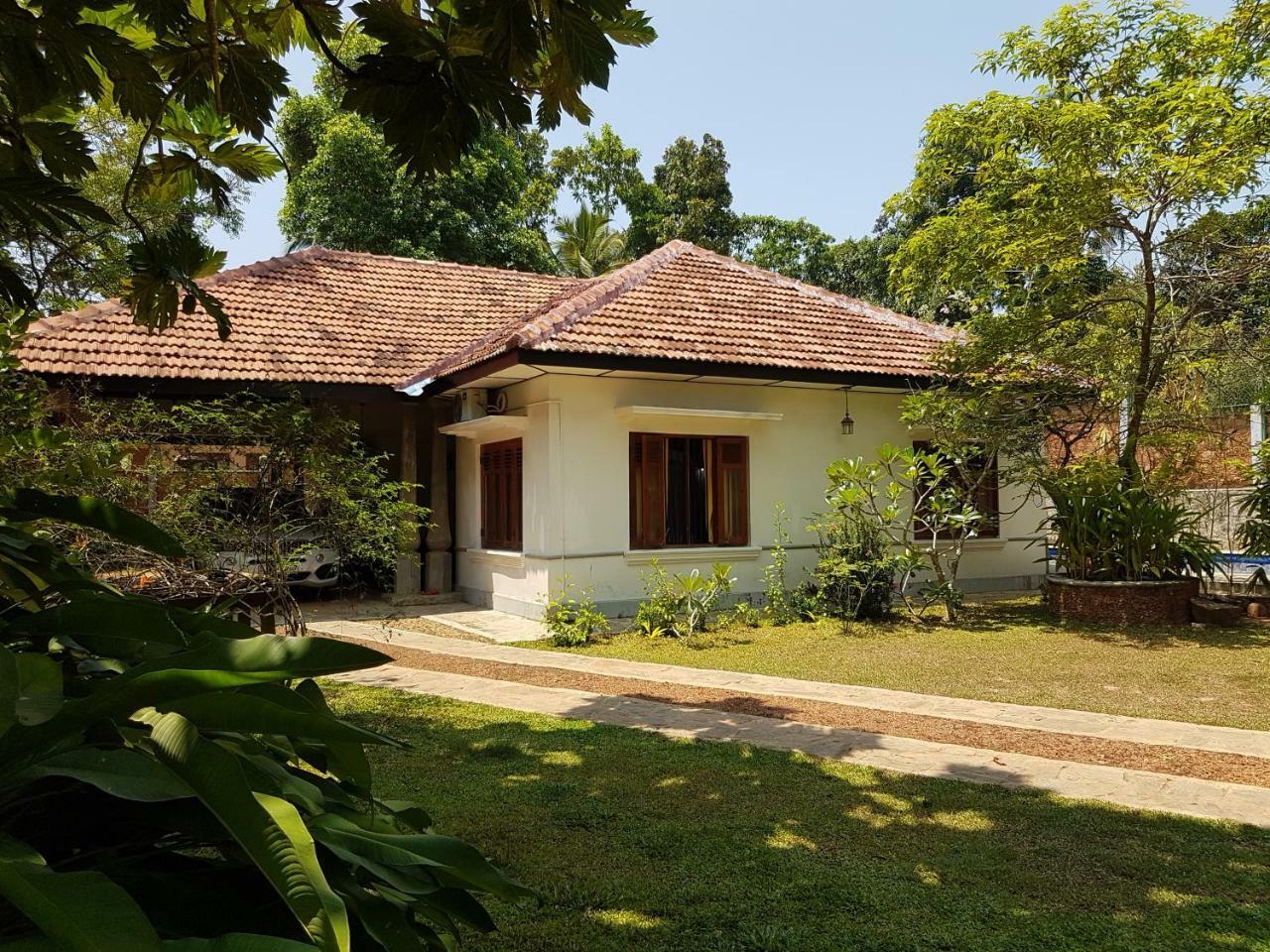 Siriniwasa Luxury Villa With Private Pool Induruwa Exterior photo
